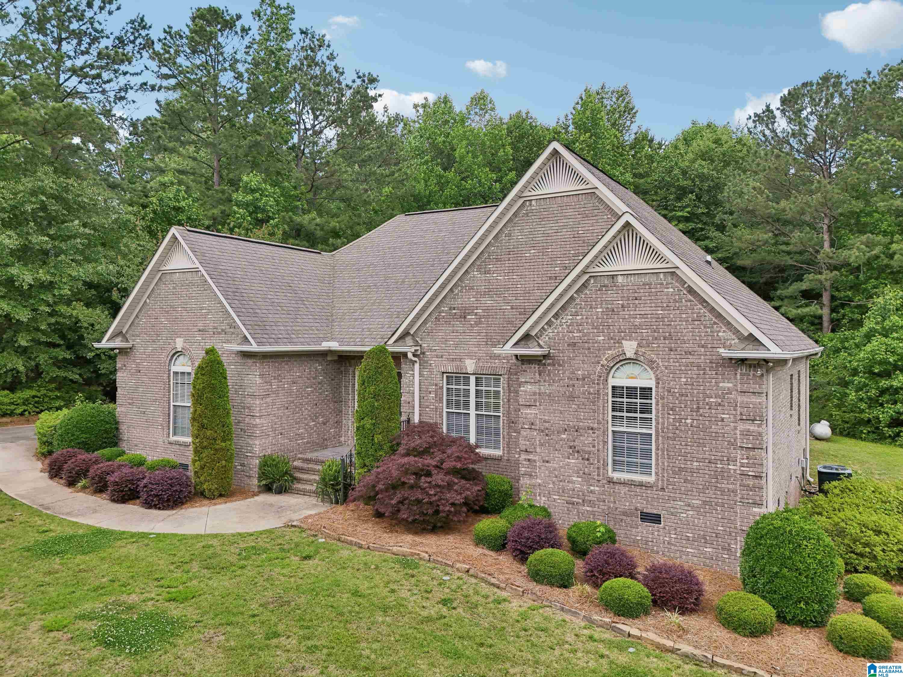 2154 Alabama Avenue Oneonta, AL 35121 - Photo 1 of 39