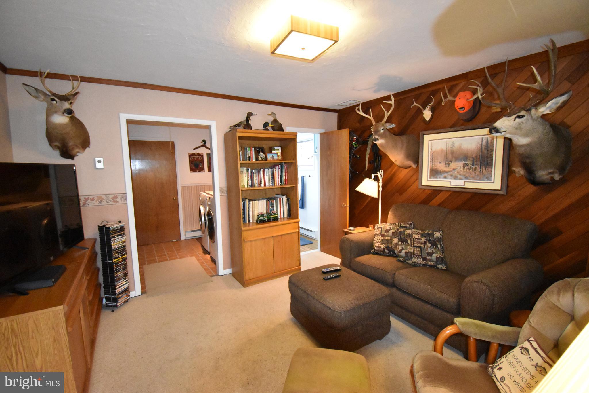5535 Morris Neck Road Cambridge, MD 21613 - Photo 7 of 39 Living Room