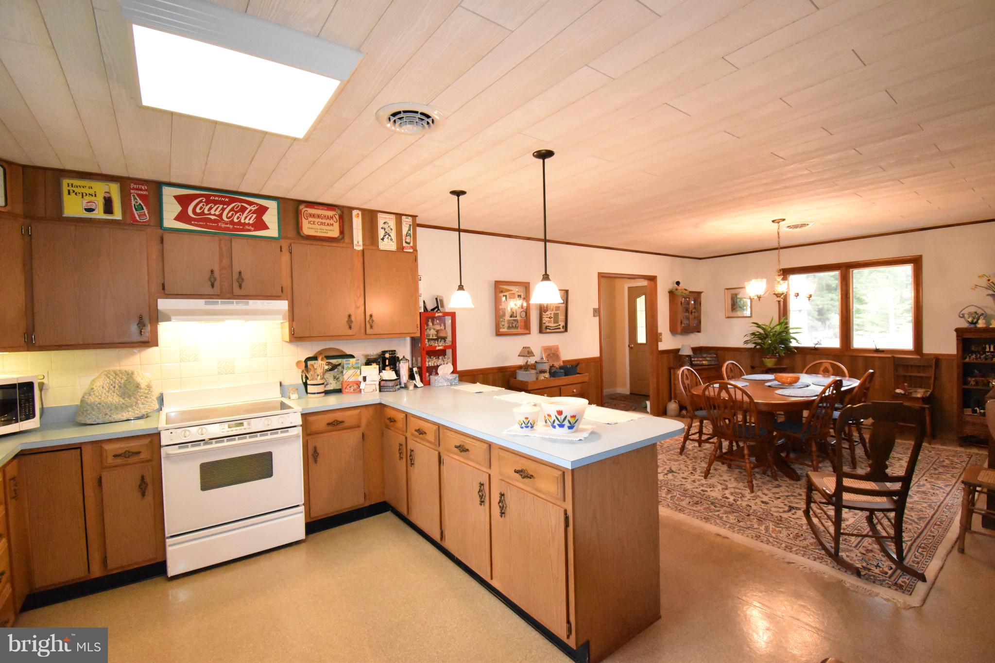 5535 Morris Neck Road Cambridge, MD 21613 - Photo 10 of 39 Kitchen with view into Dining Room