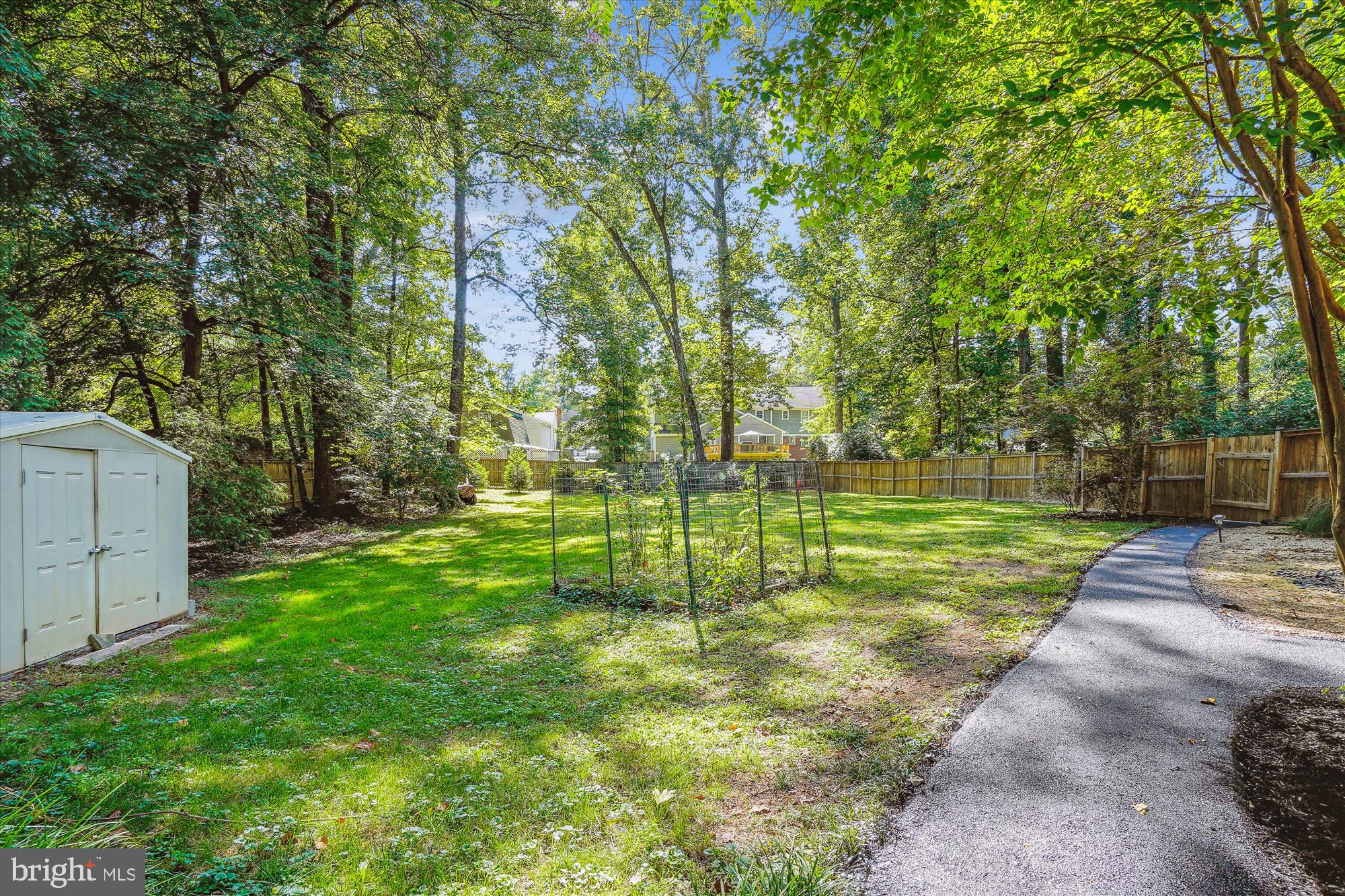 5742 Rolling Road Burke, VA 22015 - Photo 14 of 53 Back Yard