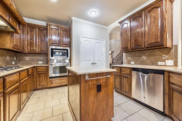 $2,900 | 912 Boerne Street, McKinney, TX 75072