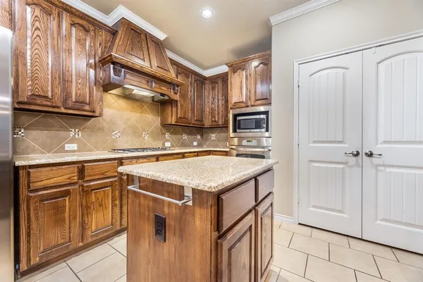 $2,900 | 912 Boerne Street, McKinney, TX 75072