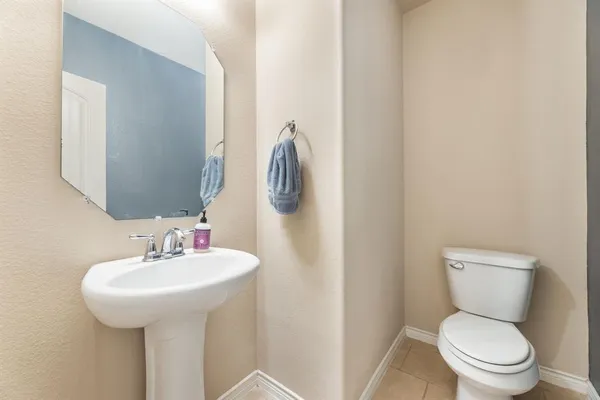 $2,900 | 912 Boerne Street, McKinney, TX 75072