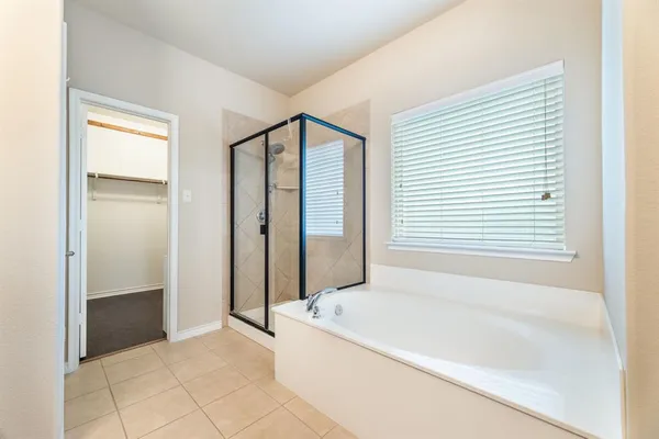 $2,900 | 912 Boerne Street, McKinney, TX 75072