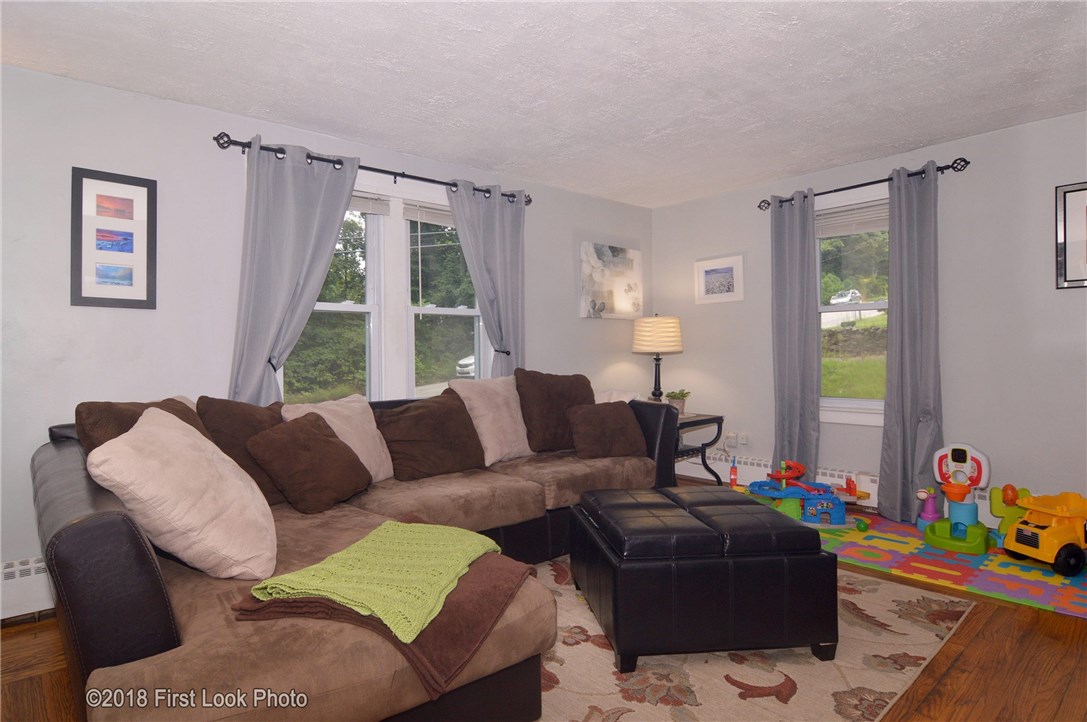 11 Whipple Road Smithfield, RI 02917 - Photo 16 of 31