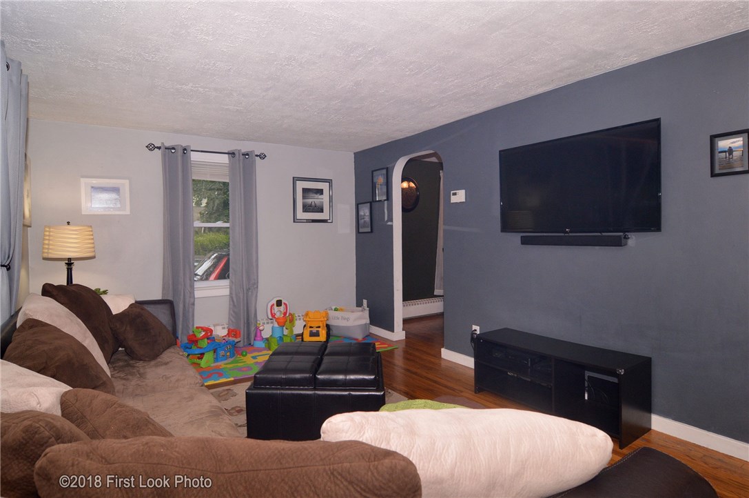 11 Whipple Road Smithfield, RI 02917 - Photo 17 of 31