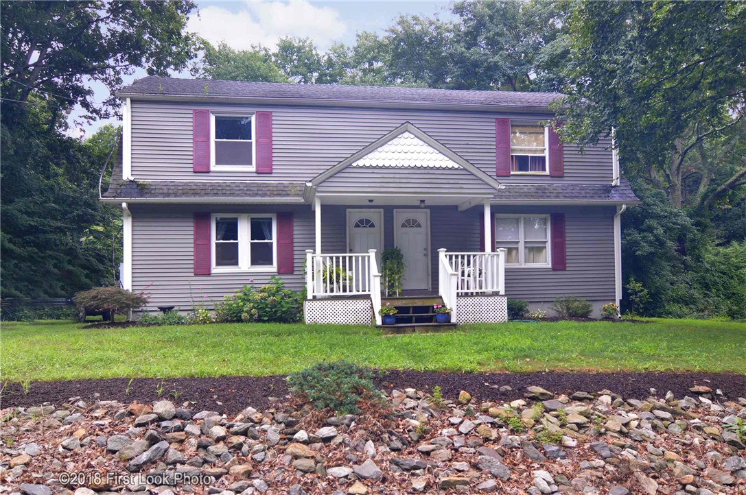 11 Whipple Road Smithfield, RI 02917 - Photo 4 of 31