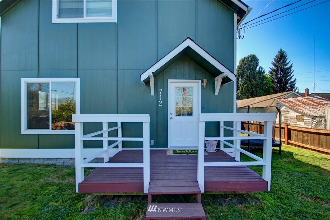 712 Rita Street Sedro-Woolley, WA 98284 - Photo 4 of 31 Gallery Image 4