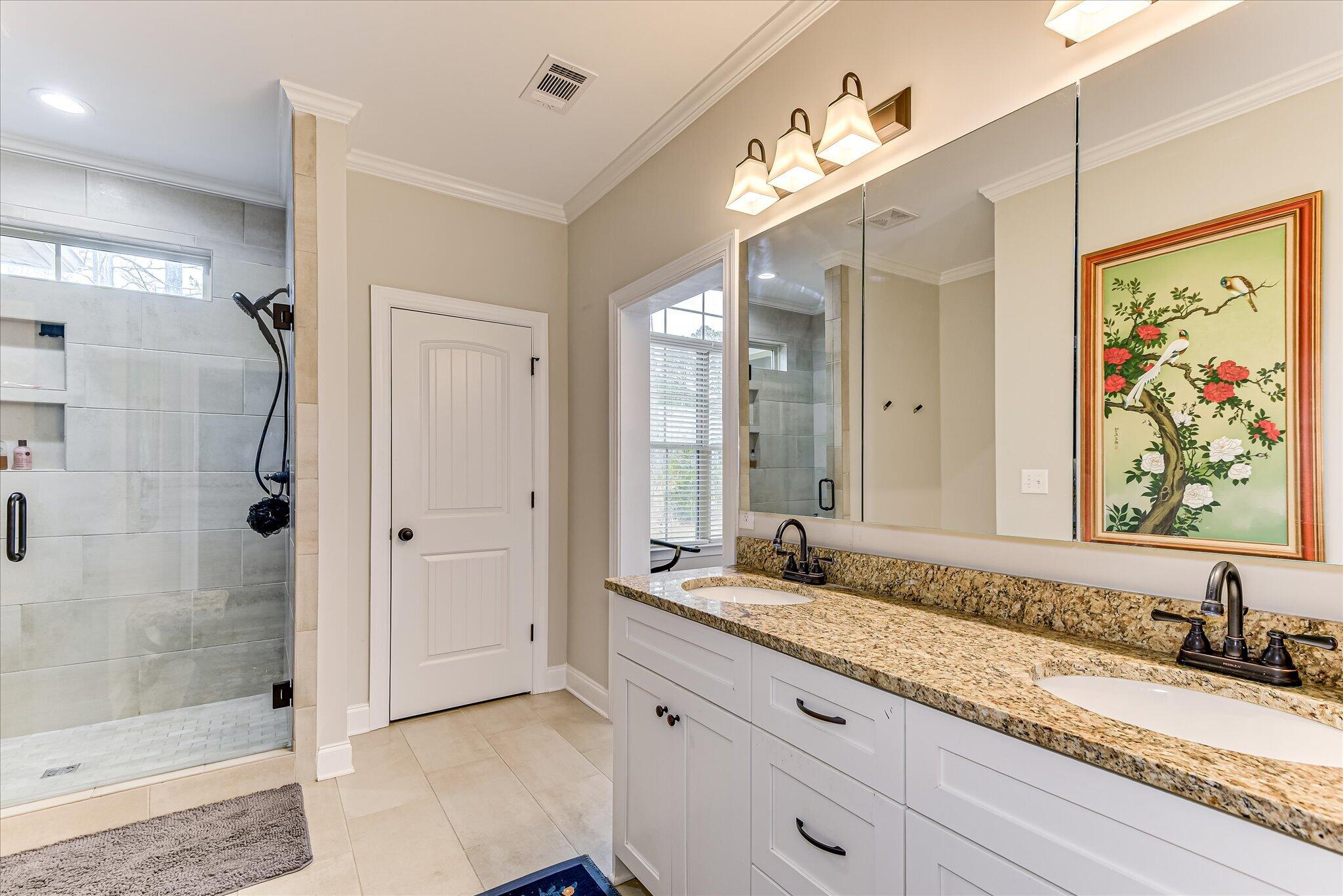 207 Ivy Court McCormick, SC 29835 - Photo 11 of 44 primary bath