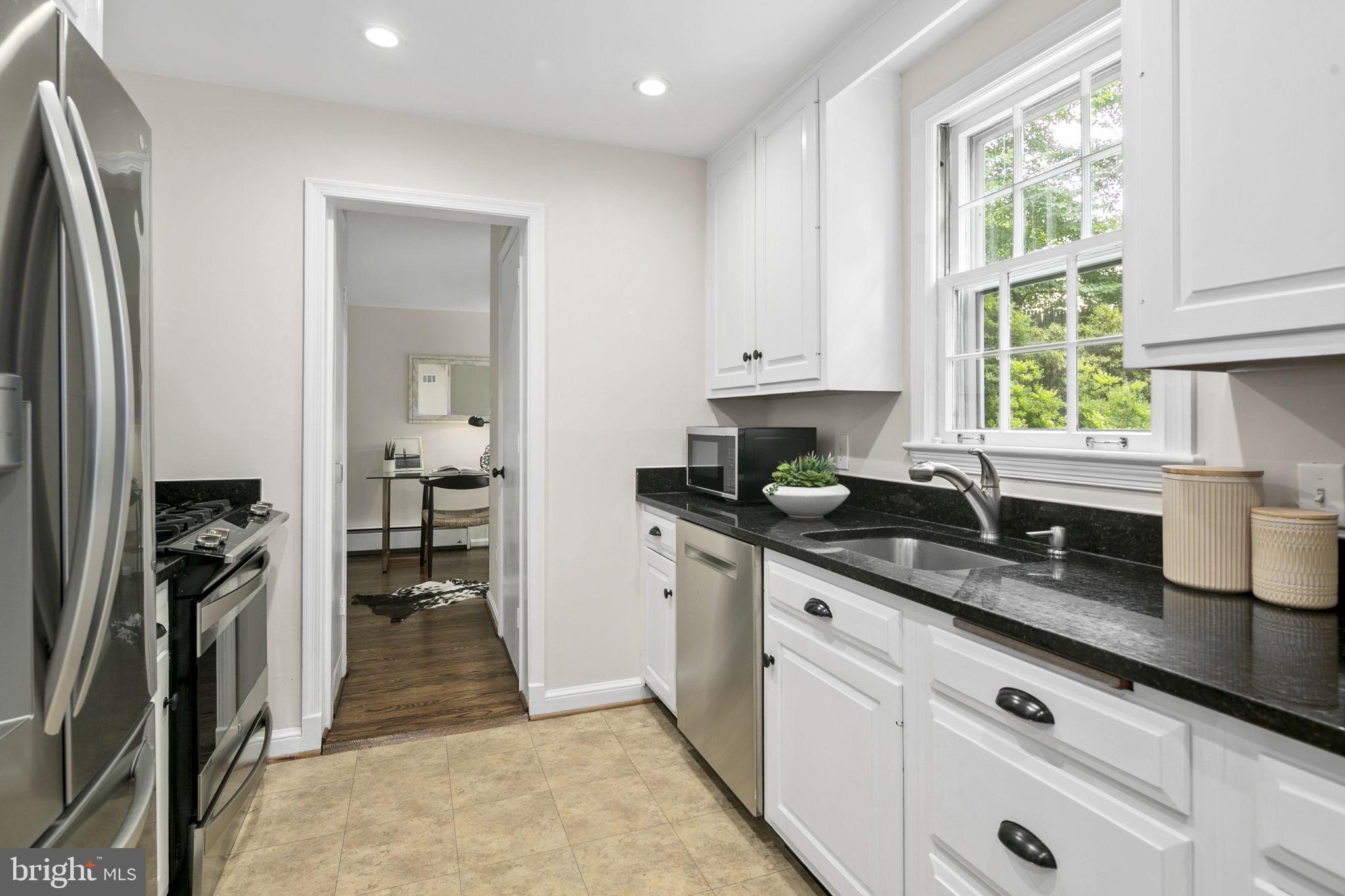 114 Sunnyside Road Silver Spring, MD 20910 - Photo 14 of 45 Granite counters
