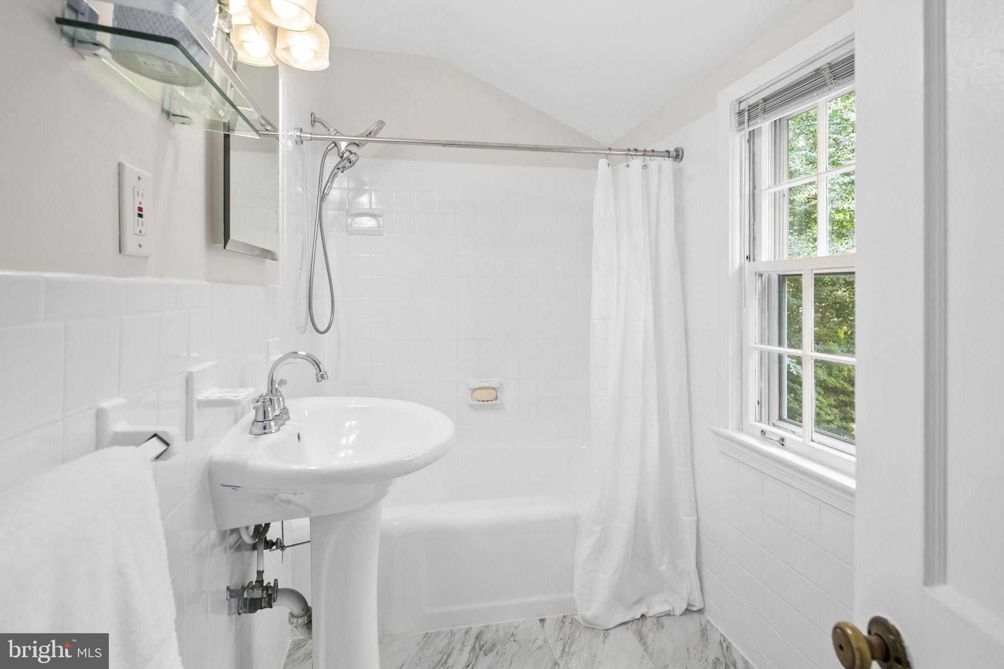 114 Sunnyside Road Silver Spring, MD 20910 - Photo 30 of 45 Main upper bath