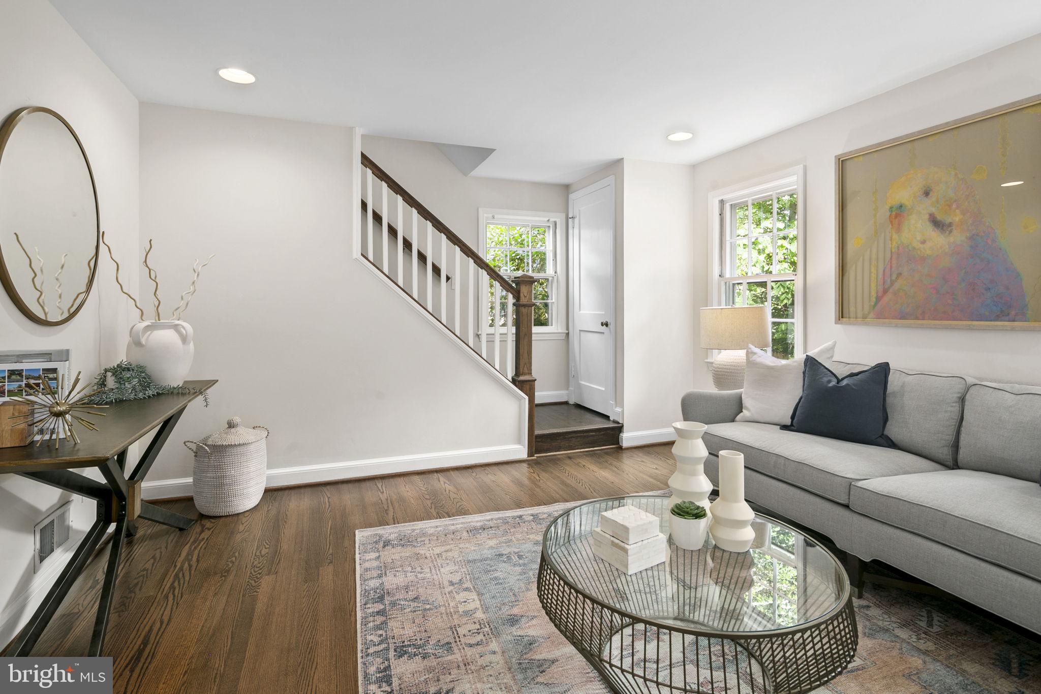 114 Sunnyside Road Silver Spring, MD 20910 - Photo 5 of 45 Beautiful open living room