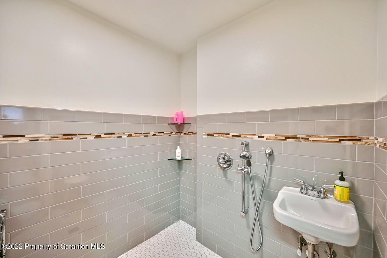 705 Parkview Road Moscow, PA 18444 - Photo 73 of 105 Gallery Image 73