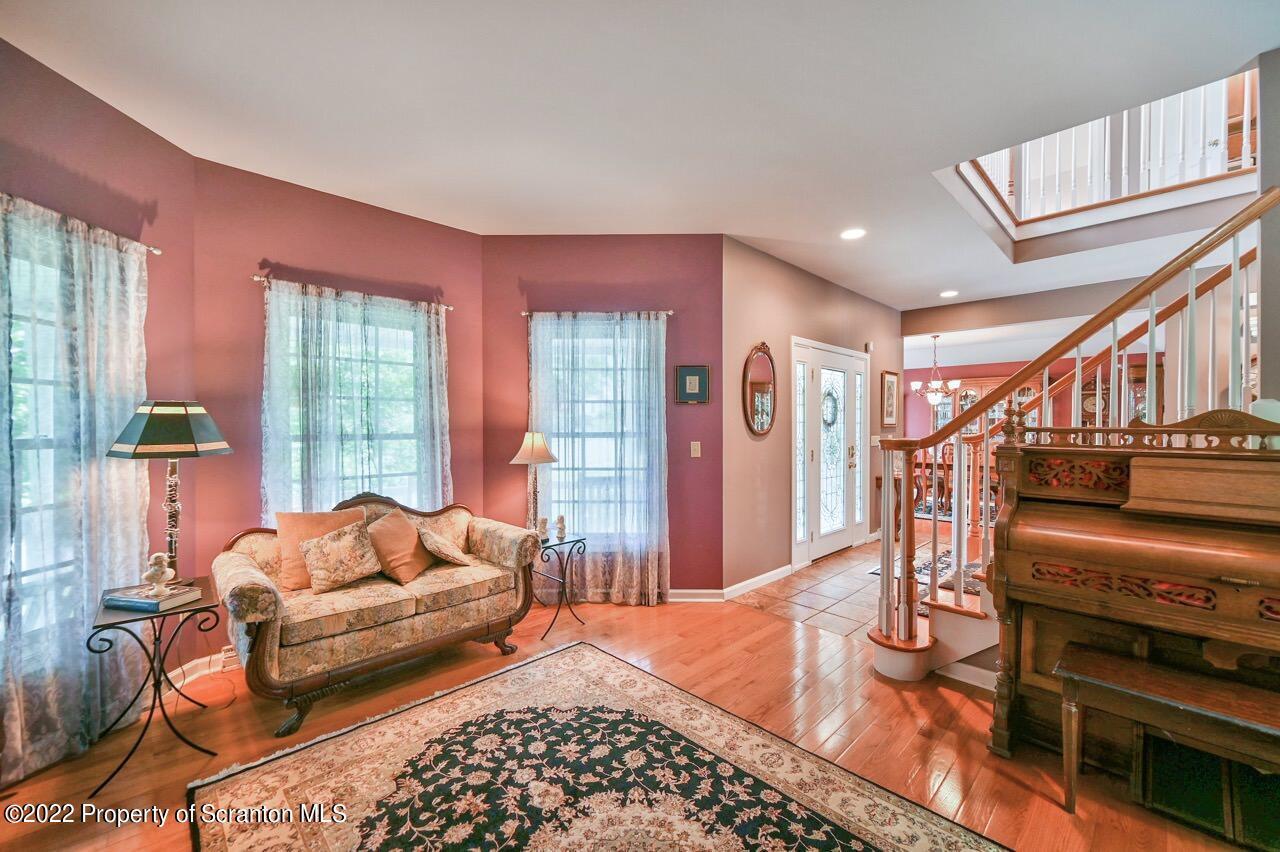 705 Parkview Road Moscow, PA 18444 - Photo 10 of 105 Gallery Image 10