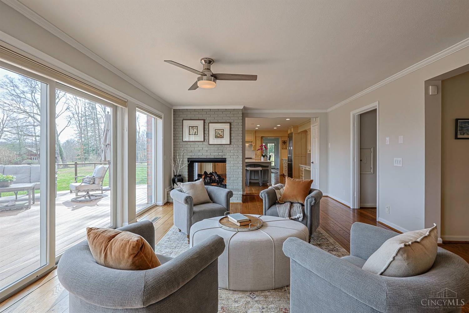 8000 Blome Road Cincinnati, OH 45243 - Photo 21 of 54 Family Room/Hearth Room
