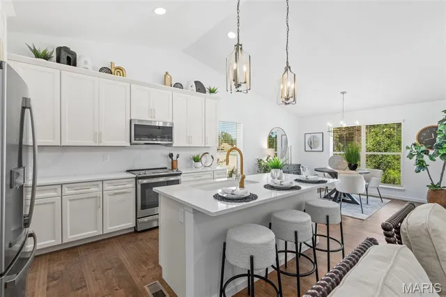 $291,900 | 2 Aspen Ii At Koch Park Manors, Florissant, MO 63031