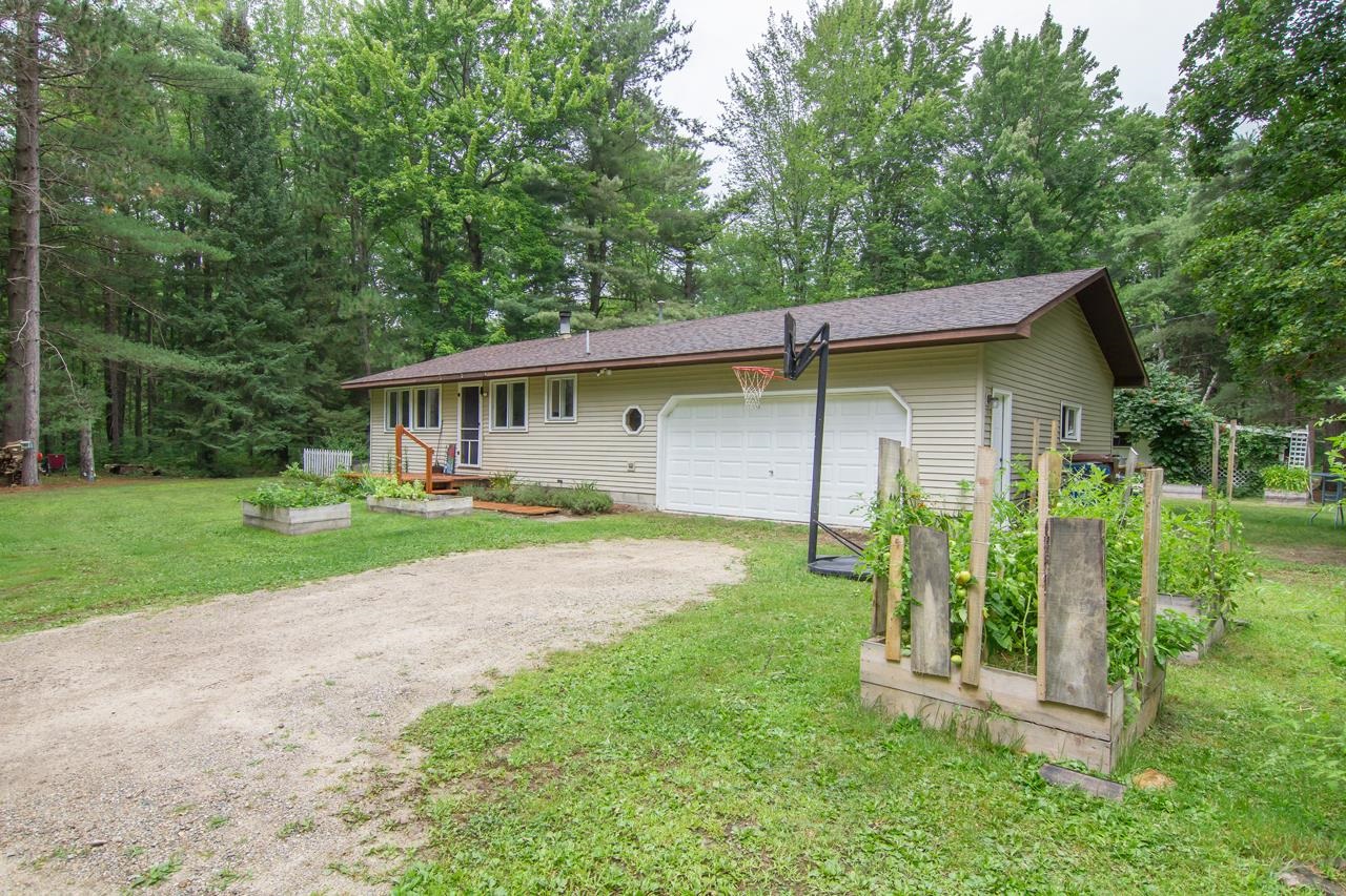 3252 West Shaffer Road Coleman, MI 48618 - Photo 1 of 12