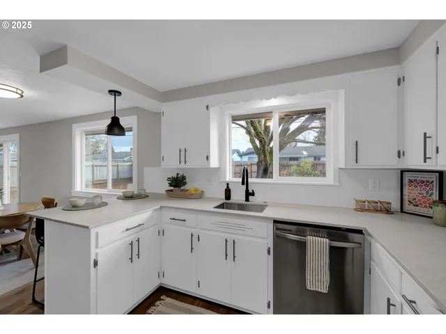 $499,000 | 124 East Anchor Avenue, Eugene, OR 97404