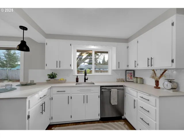 $499,000 | 124 East Anchor Avenue, Eugene, OR 97404