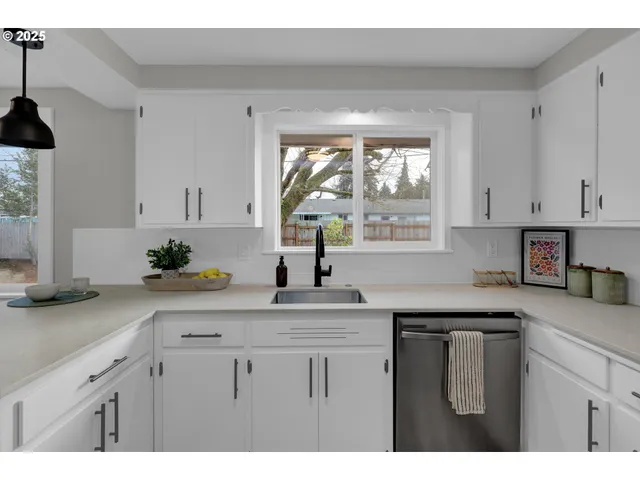 $499,000 | 124 East Anchor Avenue, Eugene, OR 97404