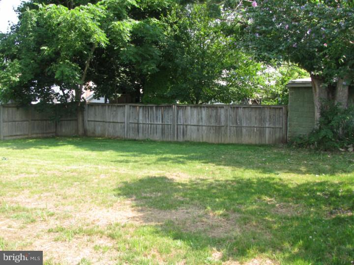 117 Ash Road Wallingford, PA 19086 - Photo 3 of 18