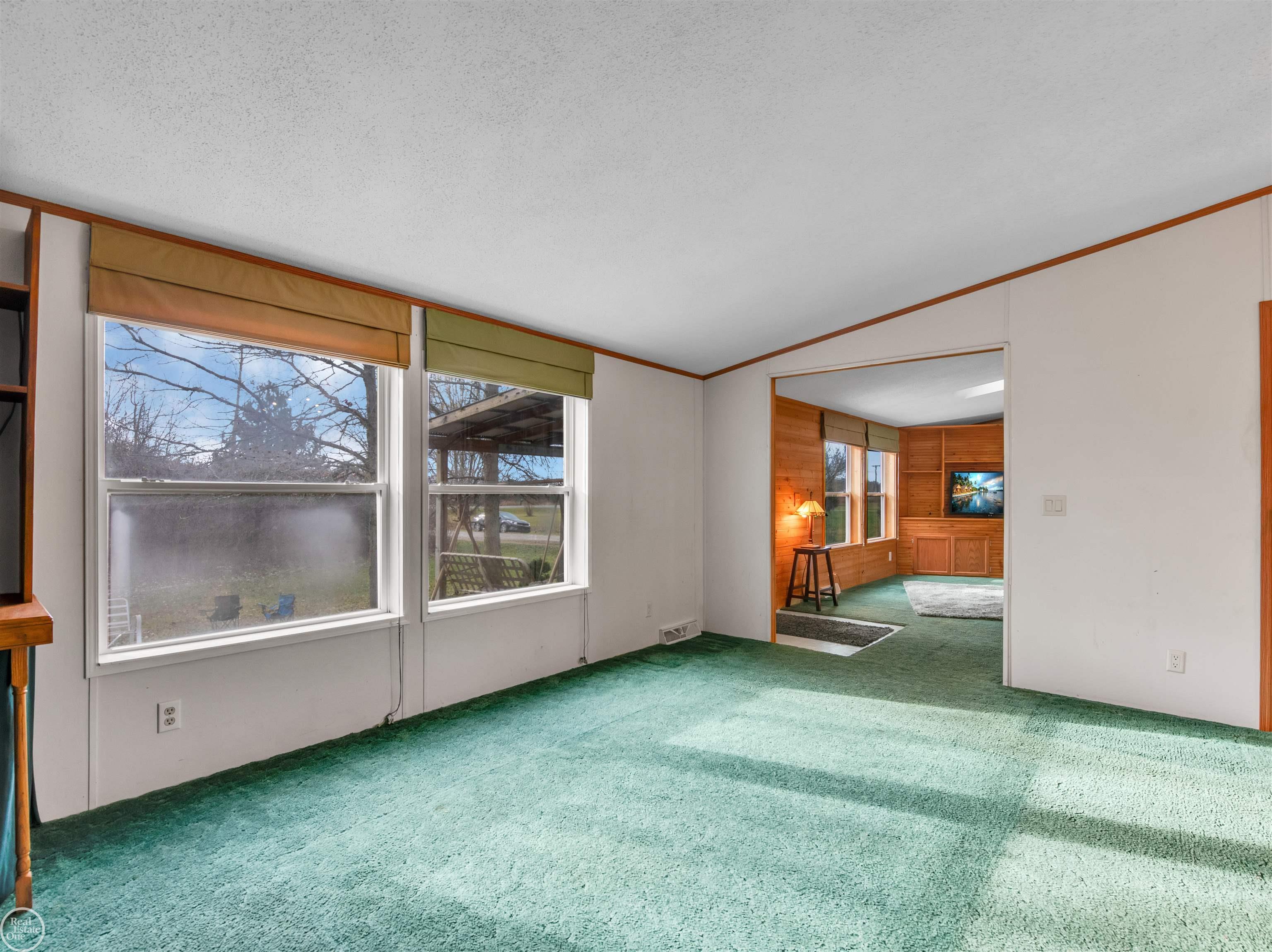 6422 Short Cut Road Marine City, MI 48039 - Photo 15 of 34 50162236-49409b4d-f44f-4ac0-8c45-0f65eb8efb95.JPG