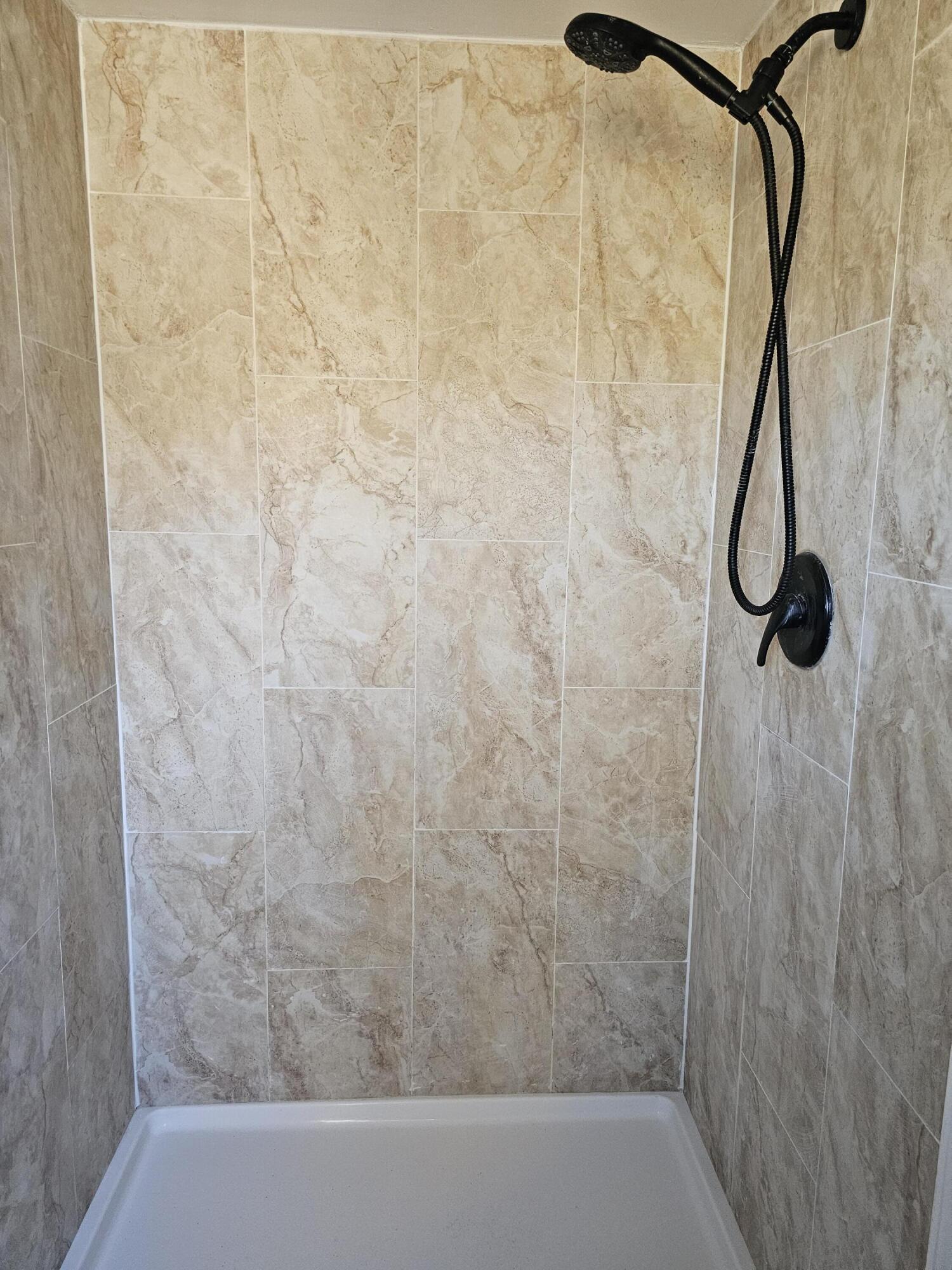 2536 Orchard Lane Flint, MI 48504 - Photo 19 of 24 20251020_162301