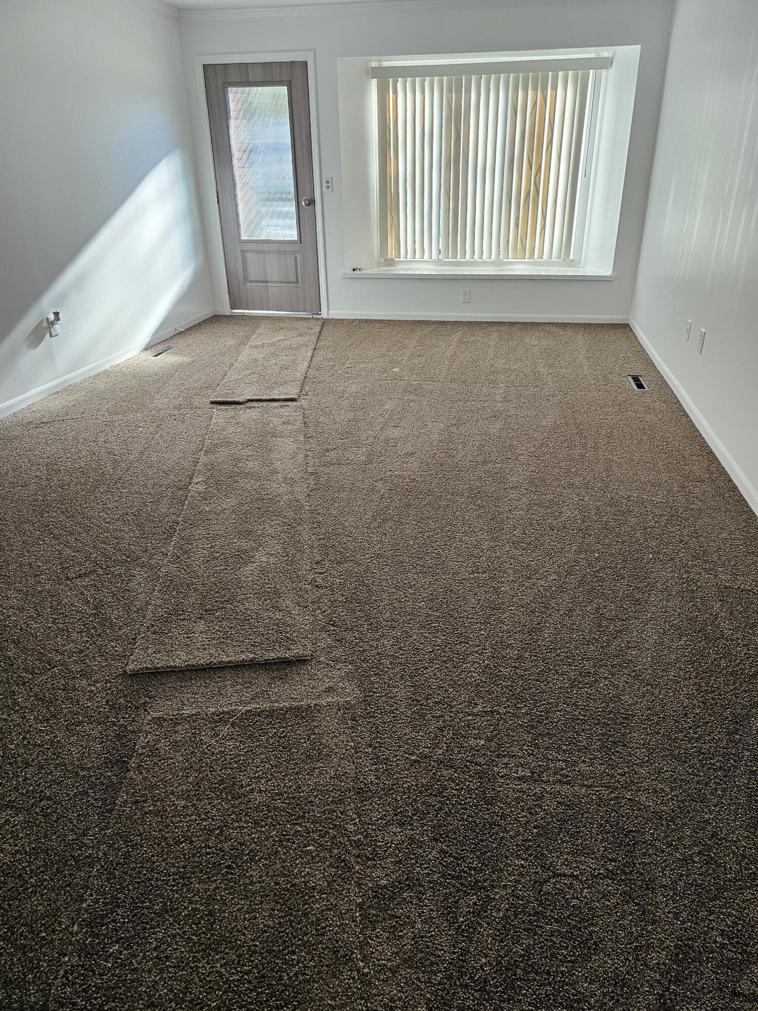 2536 Orchard Lane Flint, MI 48504 - Photo 3 of 24 20251020_161755