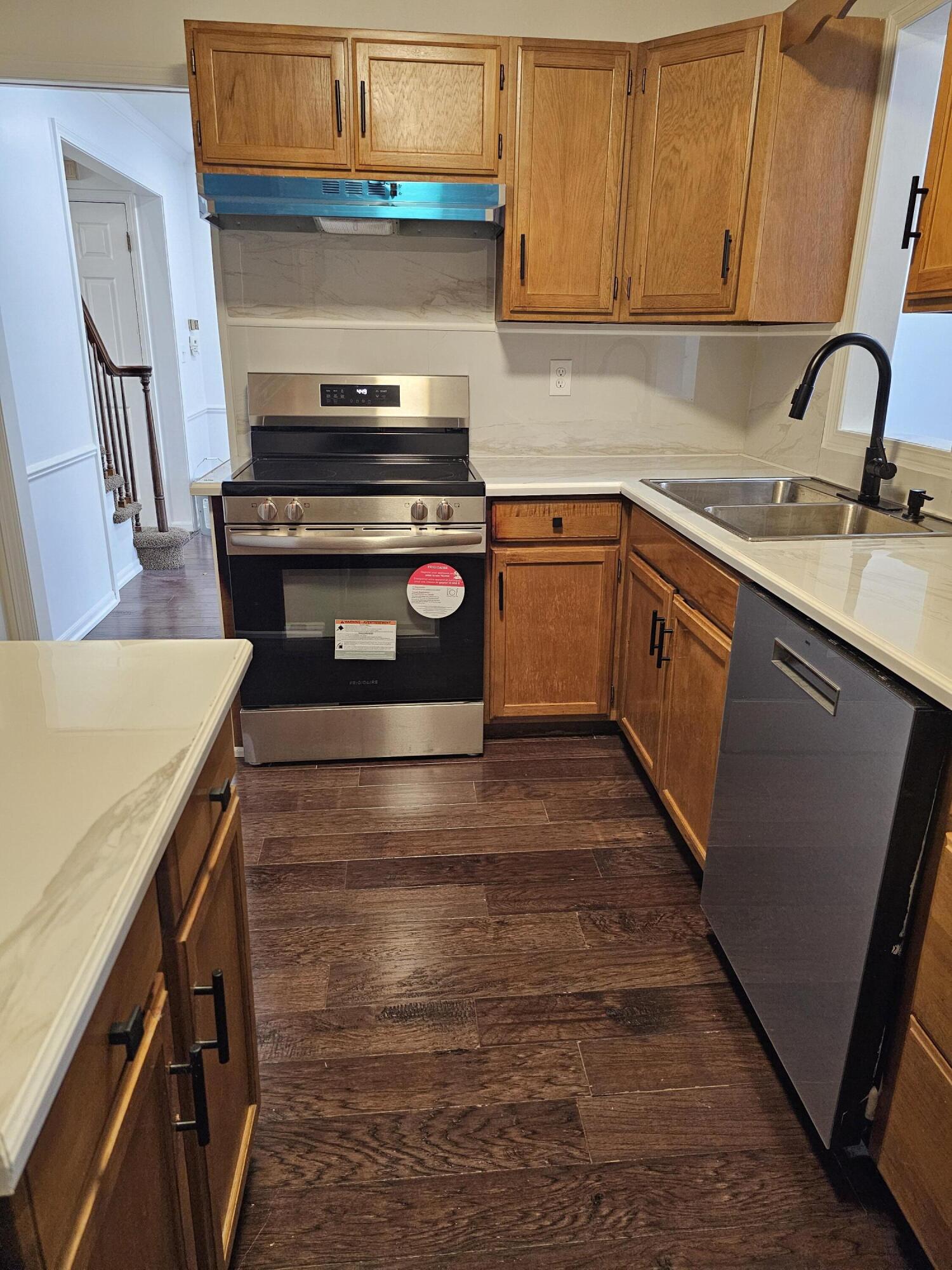 2536 Orchard Lane Flint, MI 48504 - Photo 6 of 24 20251020_161925