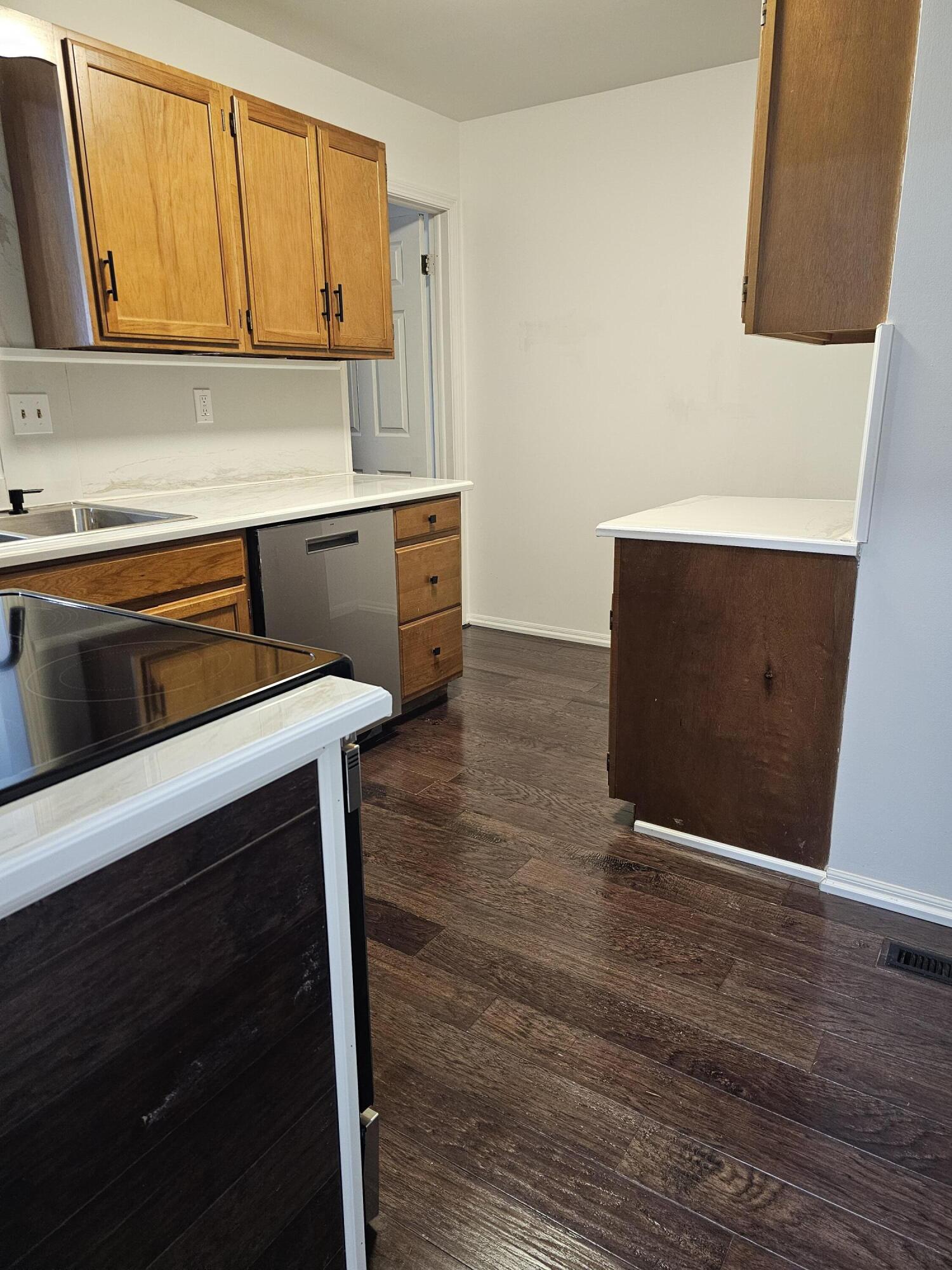 2536 Orchard Lane Flint, MI 48504 - Photo 7 of 24 20251020_161833