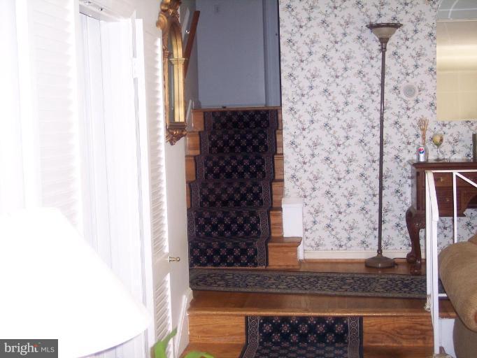 6209 Redwing Road Bethesda, MD 20817 - Photo 10 of 25 a view of a entryway