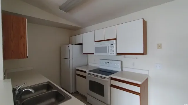 $1,300 | 2269J Essex Drive, Surfside Beach, SC 29575