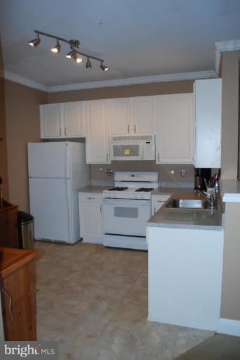 2721 Middle Neck Road Odenton, MD 21113 - Photo 5 of 18 Kitchen