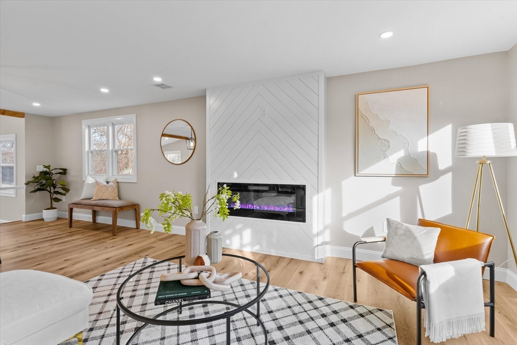 12 Samoset Road Peabody, MA 01960 - Photo 3 of 42 Gallery Image 3