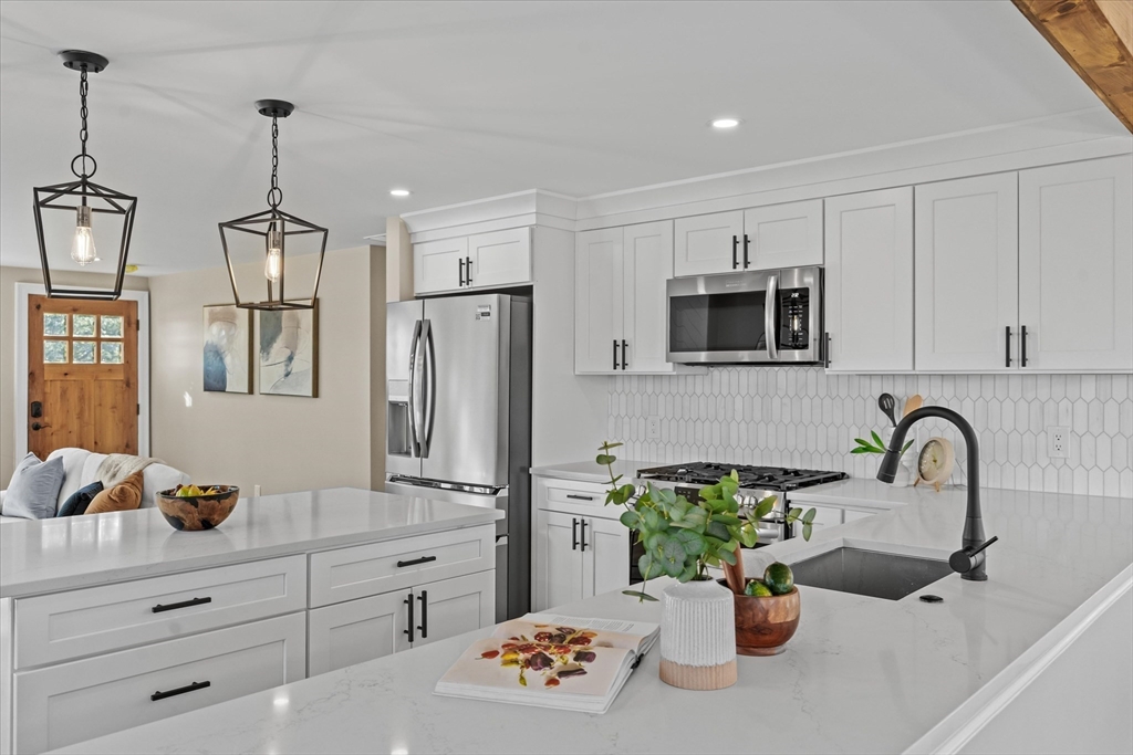 12 Samoset Road Peabody, MA 01960 - Photo 9 of 42 Gallery Image 9