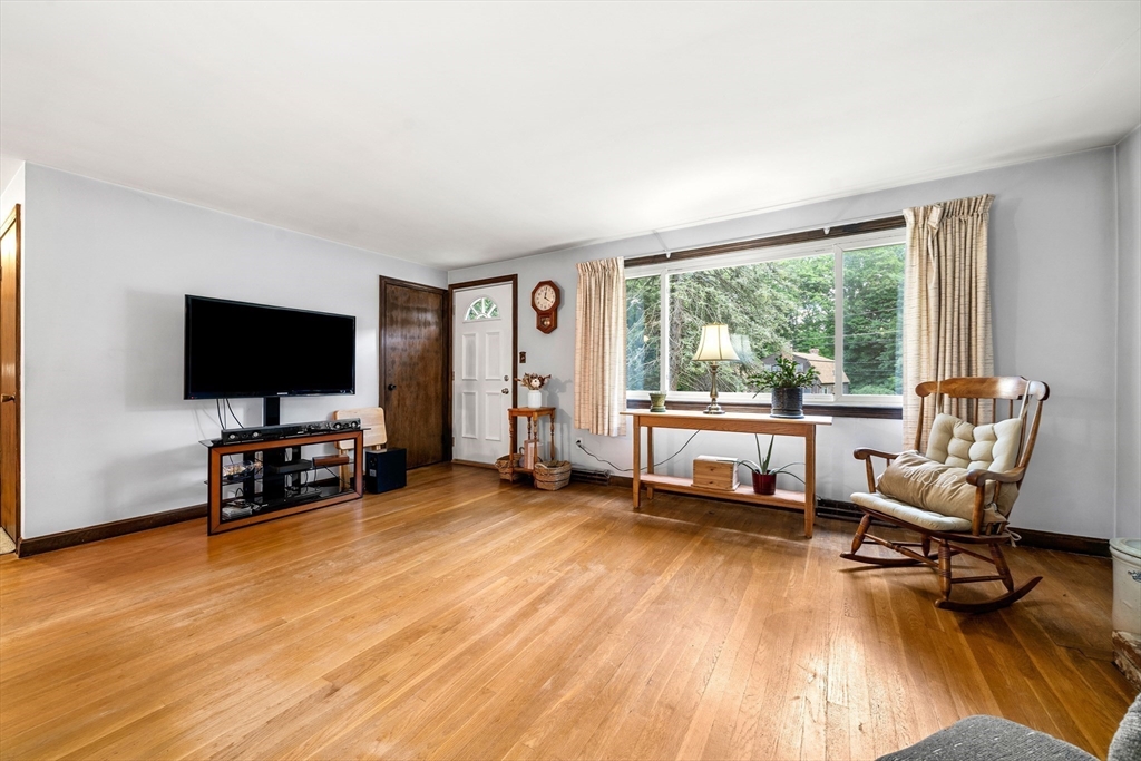 16 Crown Road Westford, MA 01886 - Photo 16 of 35 Gallery Image 16