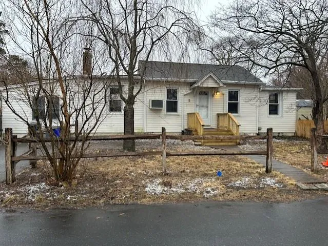 $449,990 | 2 Beverly Avenue, Copiague, NY 11726