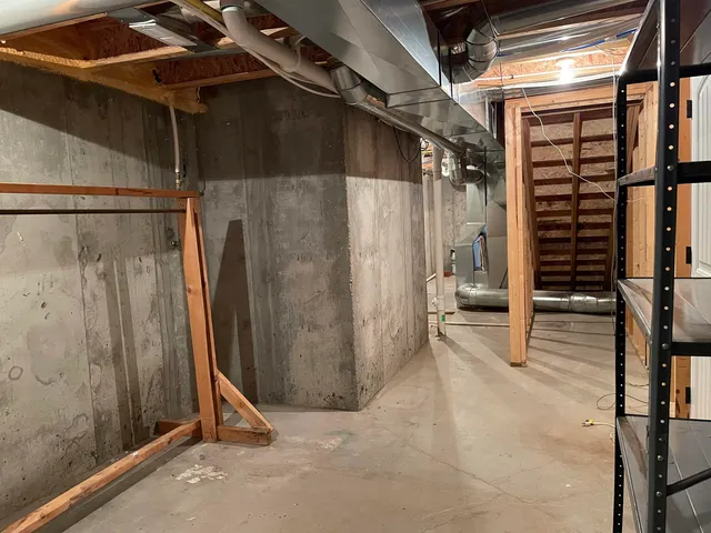 $325,000 | 1200 North Hamilton Circle, Derby, KS 67037