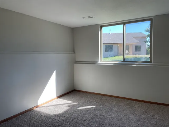 $325,000 | 1200 North Hamilton Circle, Derby, KS 67037