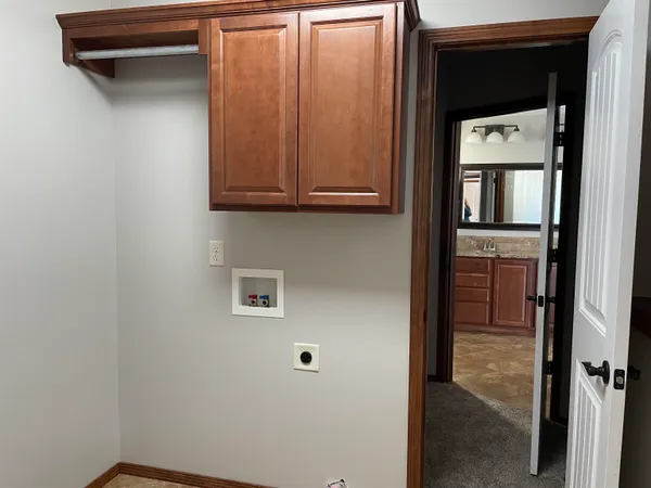 $325,000 | 1200 North Hamilton Circle, Derby, KS 67037