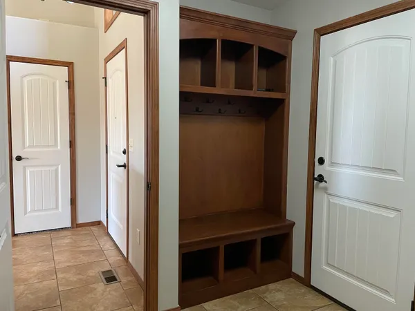 $325,000 | 1200 North Hamilton Circle, Derby, KS 67037