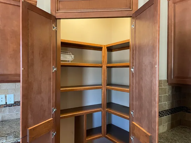 $325,000 | 1200 North Hamilton Circle, Derby, KS 67037