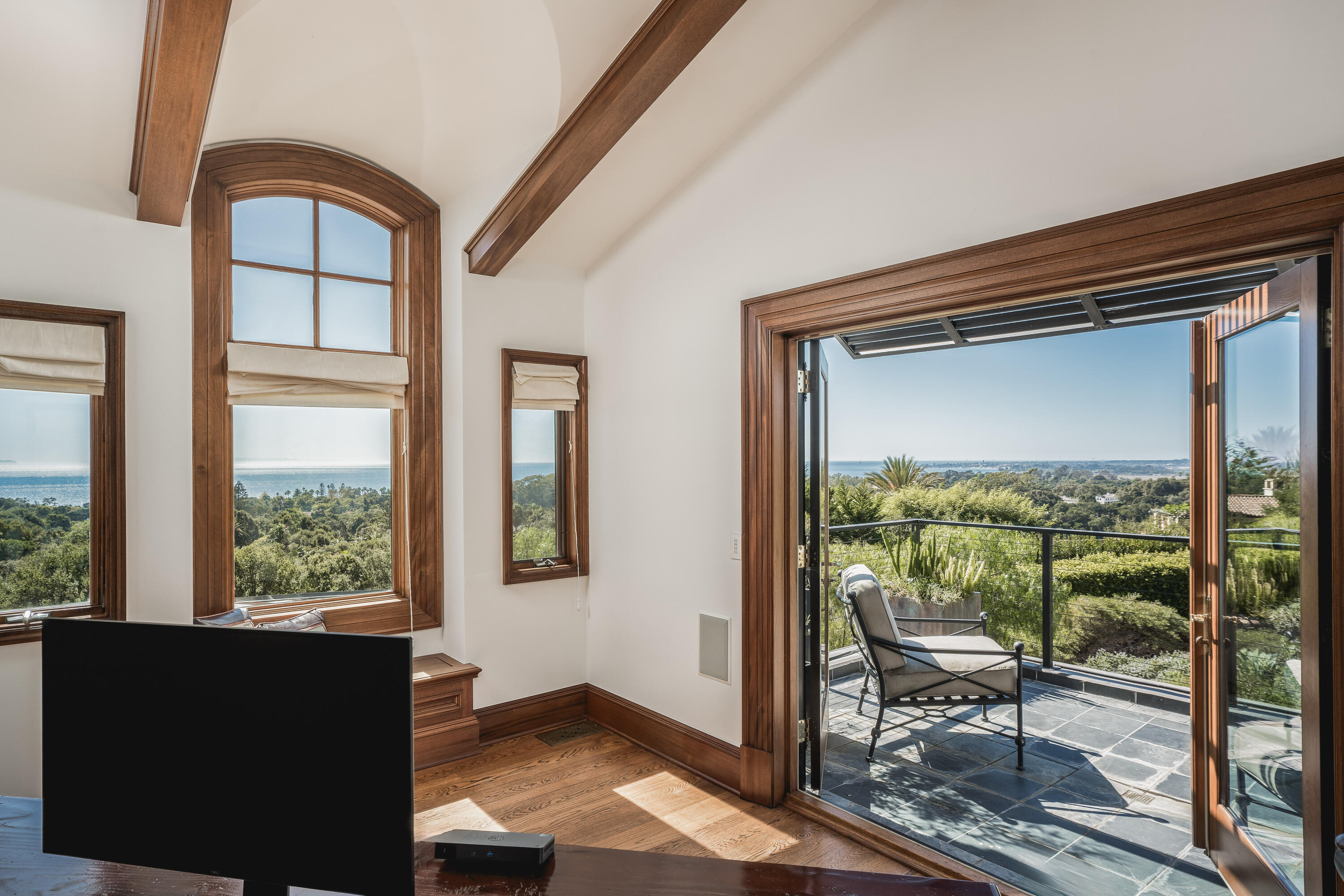 4265 Cresta Avenue Santa Barbara, CA 93110 - Photo 21 of 48 Office with Ocean View Terrace