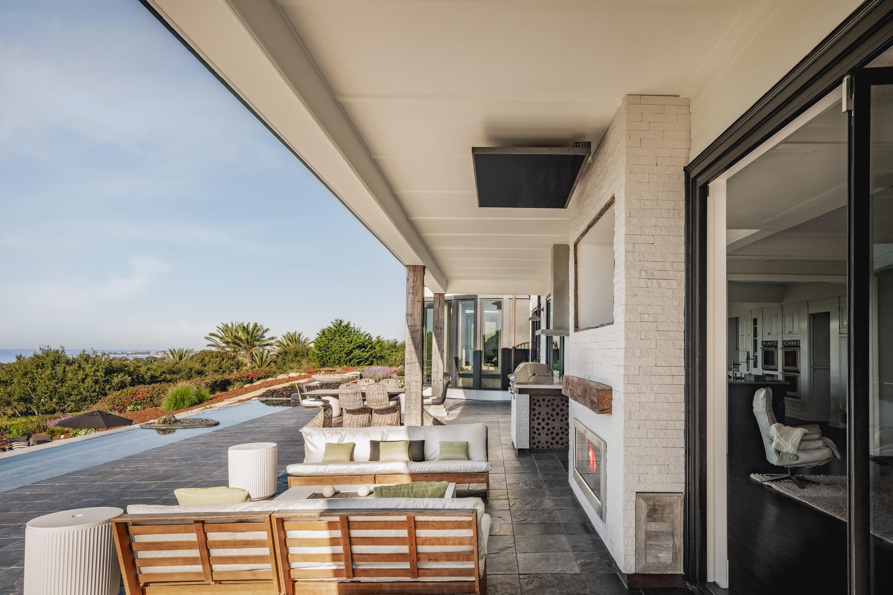 4265 Cresta Avenue Santa Barbara, CA 93110 - Photo 22 of 48 Entertaining Terrace