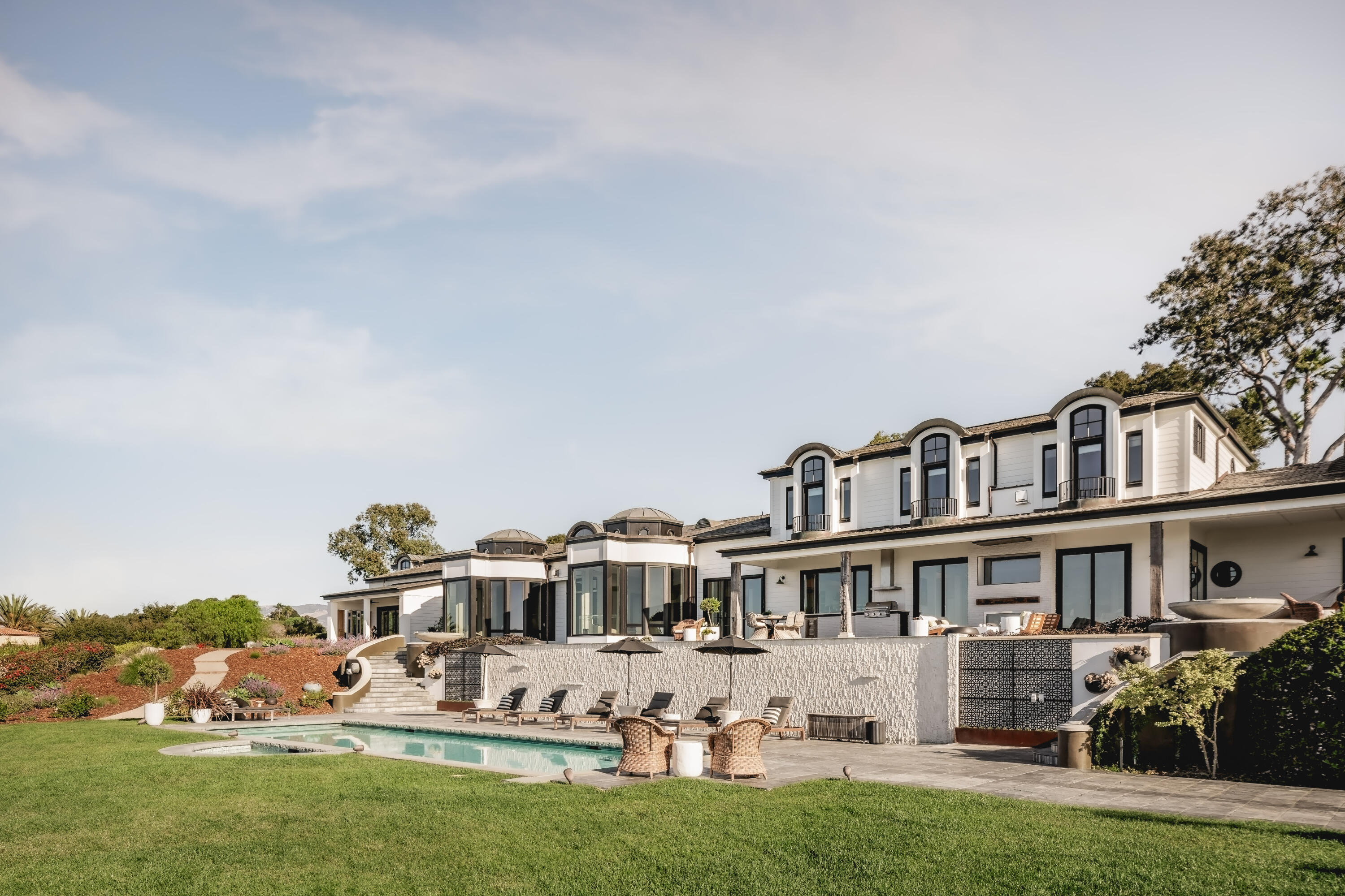 4265 Cresta Avenue Santa Barbara, CA 93110 - Photo 26 of 48 Pool and Lounging Area