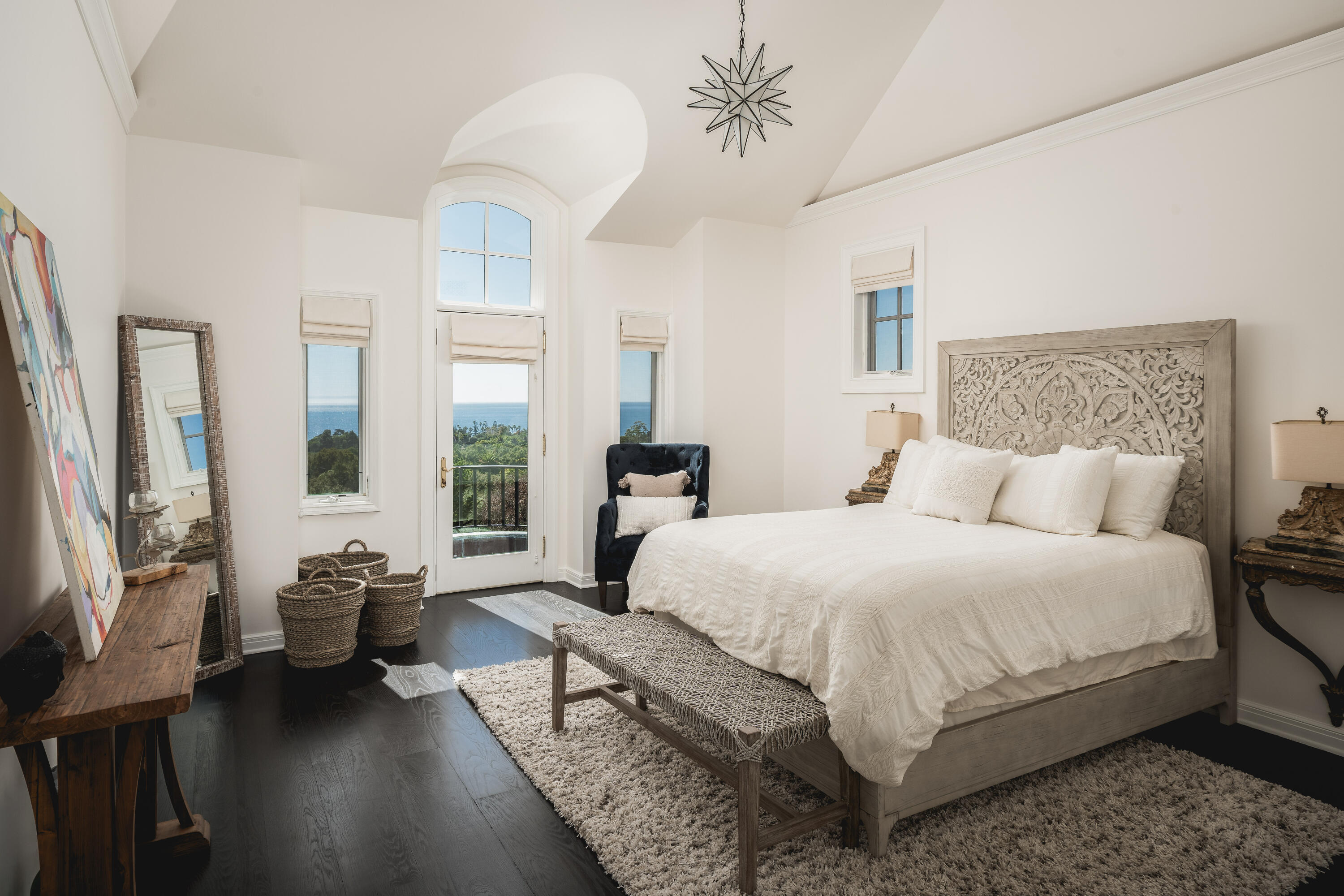 4265 Cresta Avenue Santa Barbara, CA 93110 - Photo 36 of 48 Bed 1 Upstairs Ensuite Bath