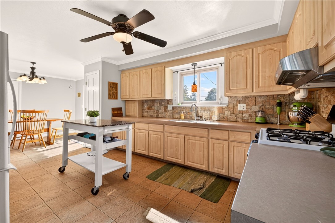 768 Dewitt Road Webster, NY 14580 - Photo 10 of 30