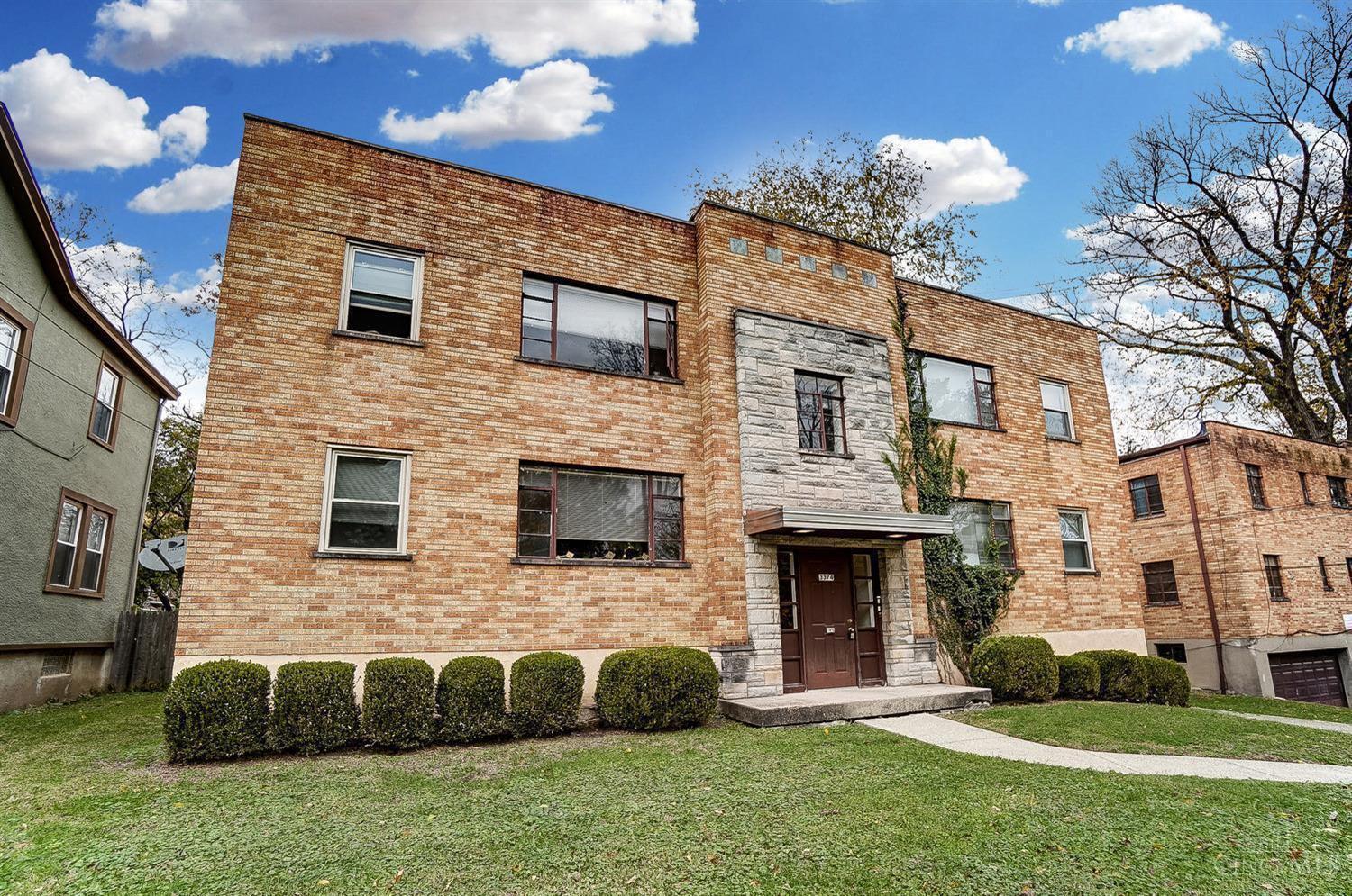 3374 Woodford Road, Unit 2 Cincinnati, OH 45213 - Photo 2 of 17