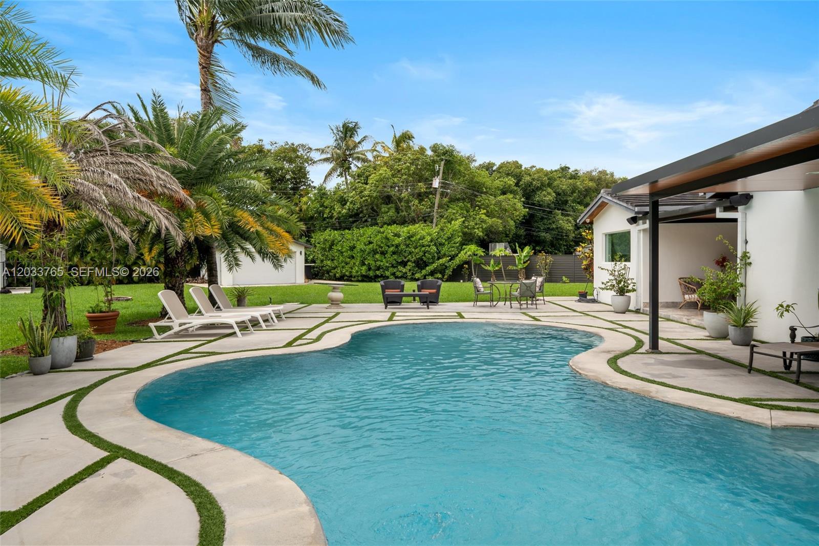 8535 Southwest 100th Avenue Miami, FL 33176 - Photo 29 of 36