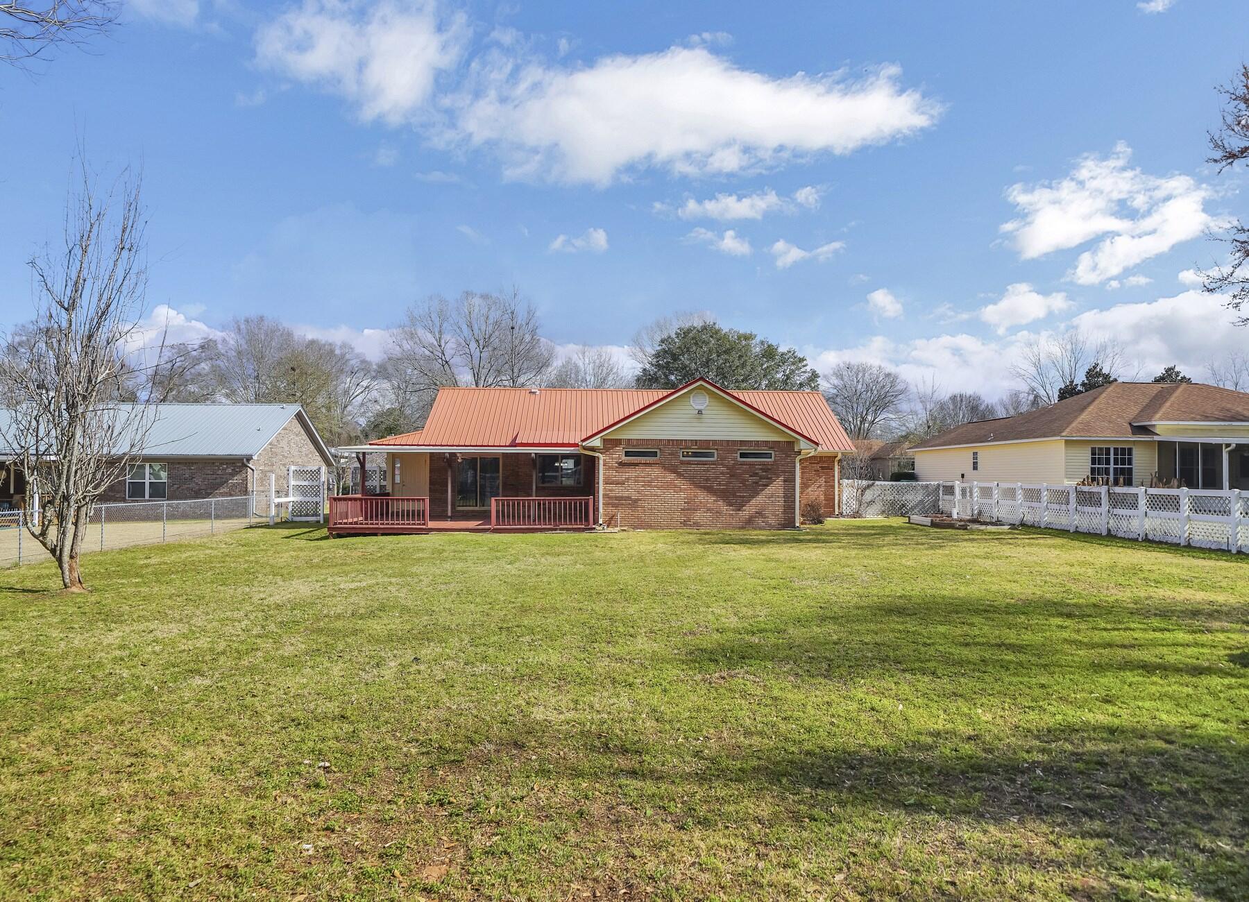 110 Pointer Lane Crestview, FL 32536 - Photo 12 of 54 Gallery Image 12